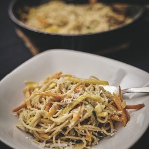Spaghetti Salzzitrone mit Steckrübe und Karotte in Annas Küche